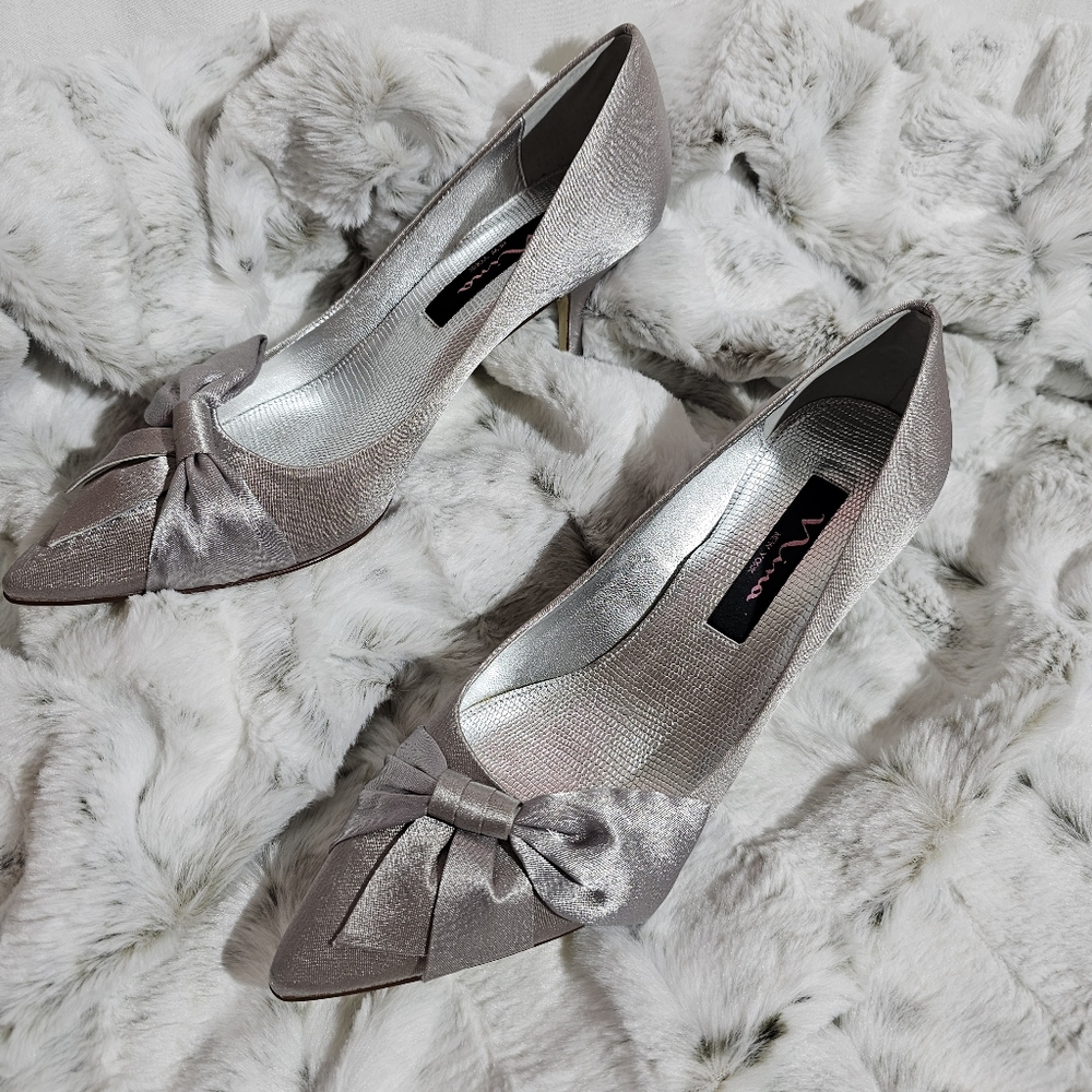 Nina Ney York Silver Bow Closed Toe Pointed High Heel Brushed Silk Ladies 6.5M